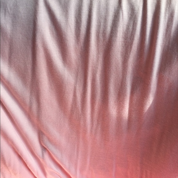 🌻🌴Hot. Flowy. Maxi Dress.🌸🌷 - Picture 2 of 3